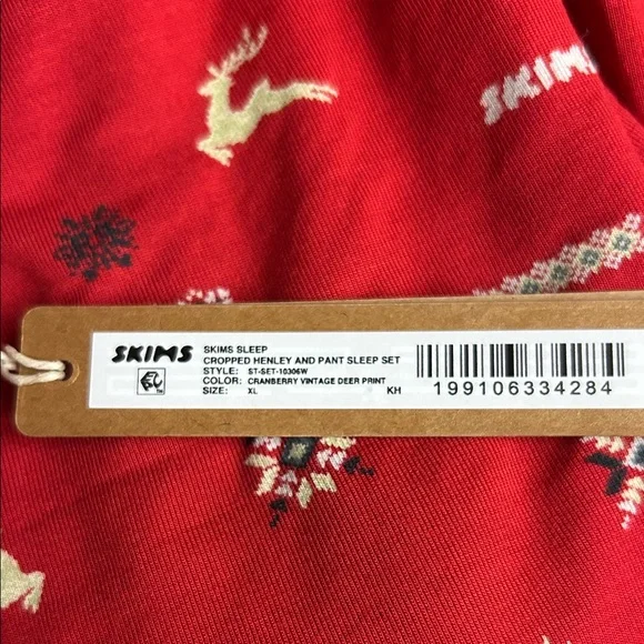 SKIMS Red Patterned Pajama Set - Picture 4 of 7